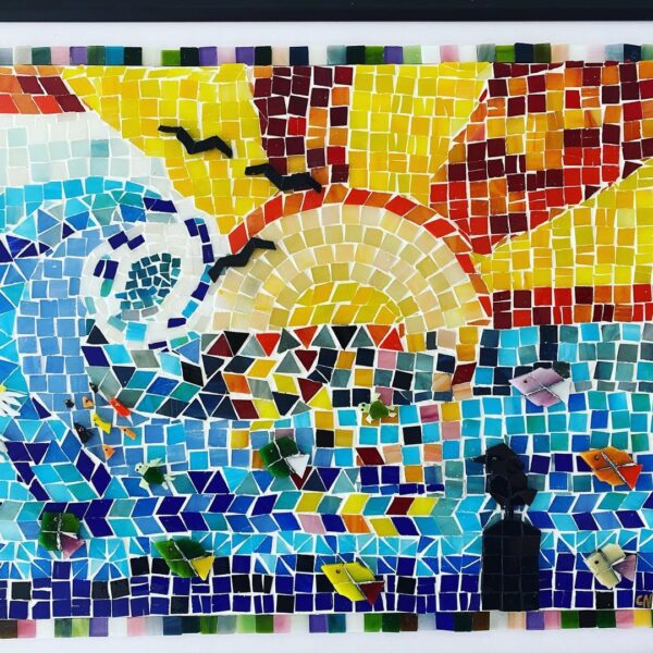 Mosaico colorido de aves y un sol brillante, creando una obra de arte vibrante y alegre.